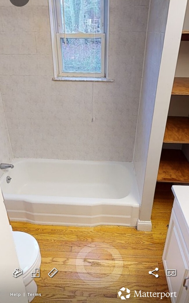 Building Photo - 571 Franklin St Unit 1L