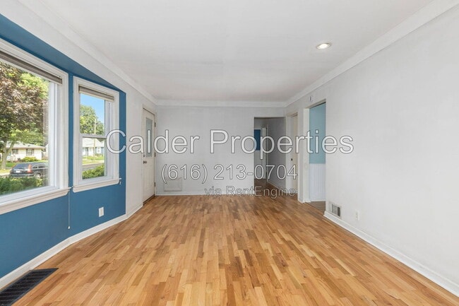 Photo - 2135 Avon Ave SW