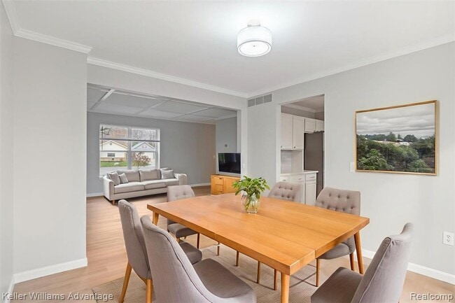 Photo - 33533 Rhonswood St