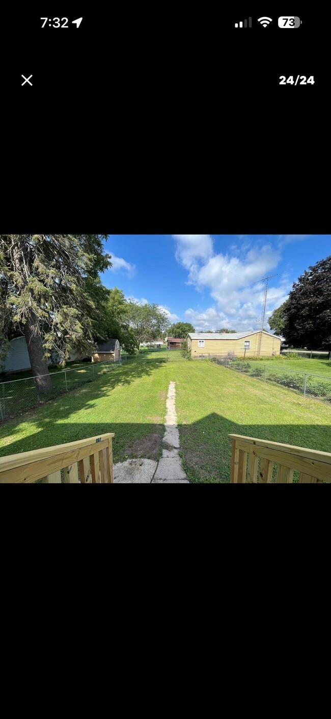 Photo - 409 Douglas St