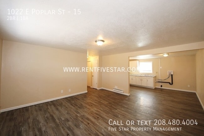 Photo - 1022 E Poplar St Unidad 15