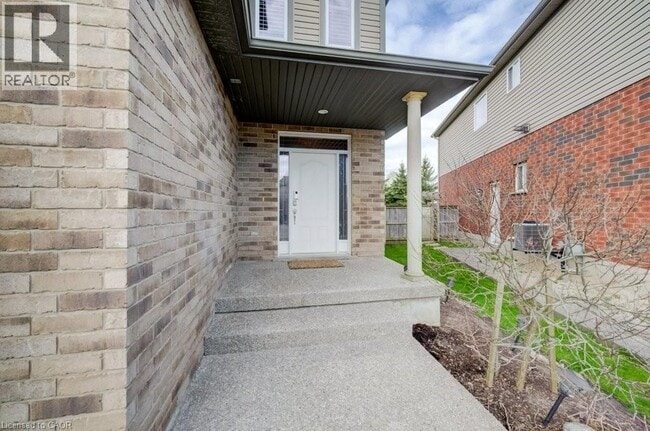 Photo - 331 Westpark Cres