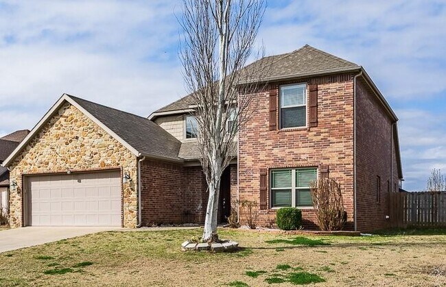 Photo - 806 SW Caprington St