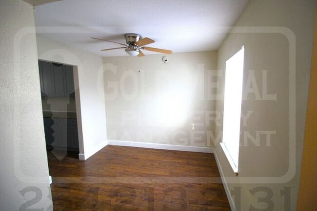 Photo - 905 Estelle Ave