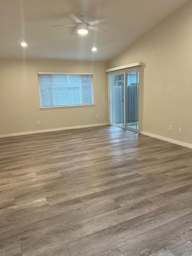 Photo - 4905-4907 Douvan Court Unidad 4907 Douvan Court