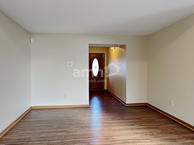 Photo - 1475 Creekside Dr