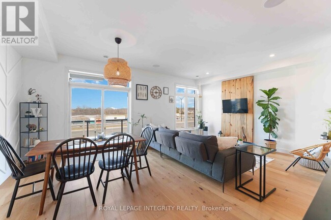 Photo - 502 Labrador Cres