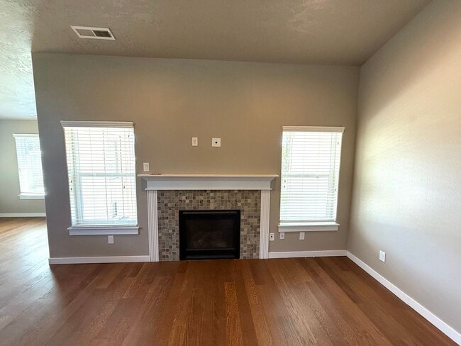 Photo - SCHEDULE A TOUR TODAY TO VIEW THIS STUNNING HOME IN SW REDMOND!!