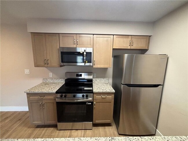 Building Photo - 5319 Summerlin Rd