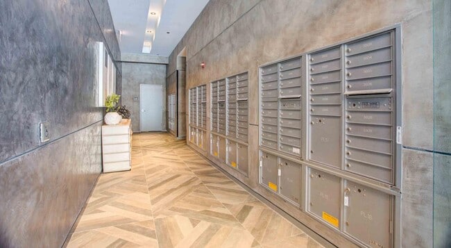 Photo - 400 N State St Unit 1-3303