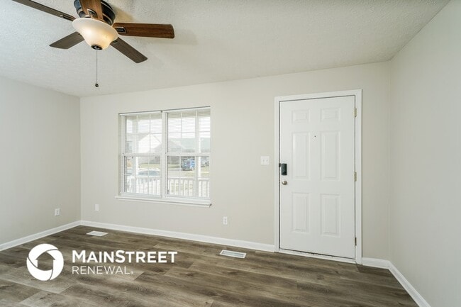Photo - 651 Oak Grove Blvd