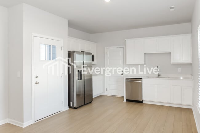 Photo - 115 Ashby Pond Dr