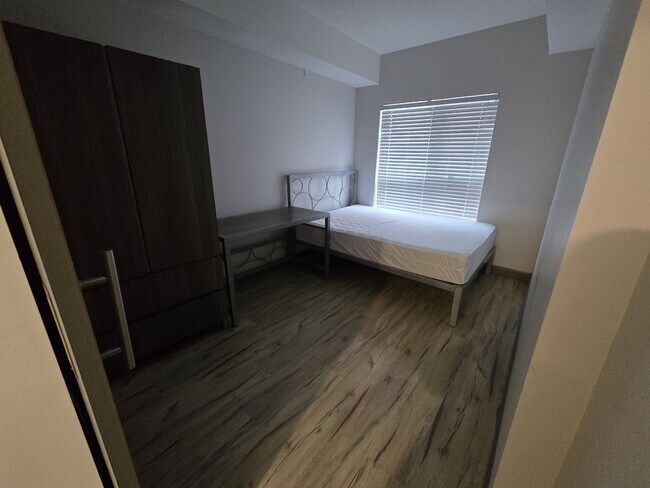 Photo - 258B-258B Sunview St