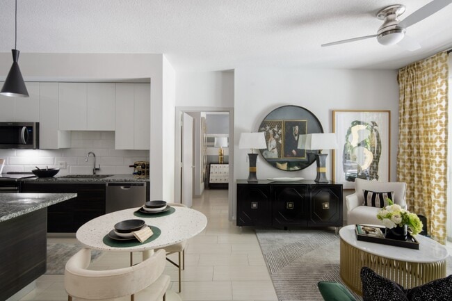 Photo - Suriana Boca