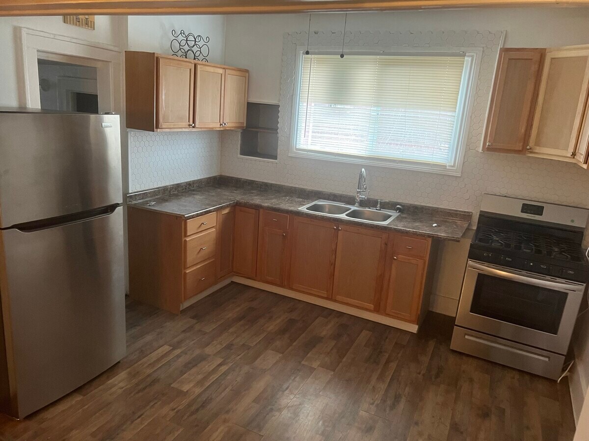 Photo - 9315 Broadstreet Ave