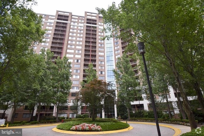 Building Photo - 10101 Grosvenor Pl Unit 815 Rental