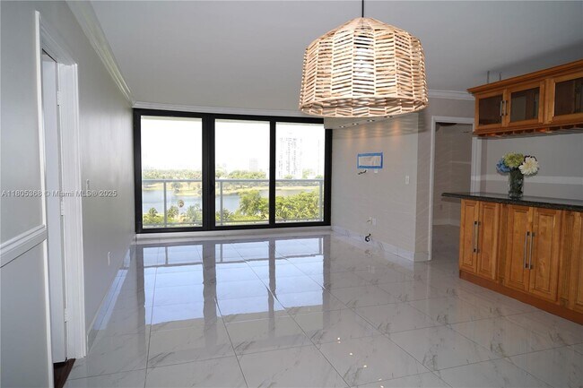 Photo - 3731 N Country Club Dr