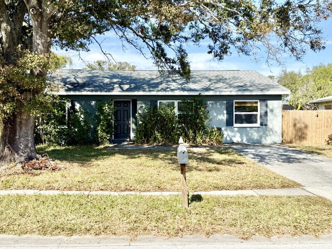 Building Photo - 6475 Cedarbrook Dr