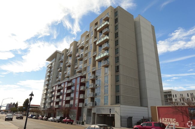 Photo - 16th & Market Workforce