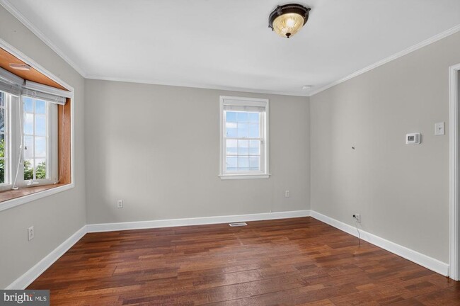 Photo - 1439 E Oxford St
