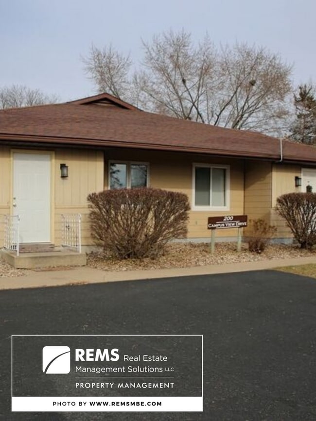 Building Photo - 200-202 Campus View Dr. Unit 302