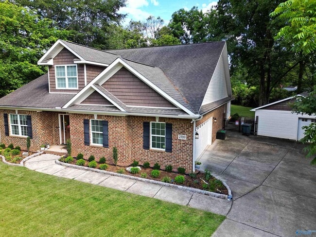 Photo - 2709 Thornton Cir SW