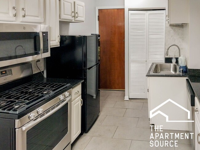 Photo - 3710 N Sheffield Ave Unit 206