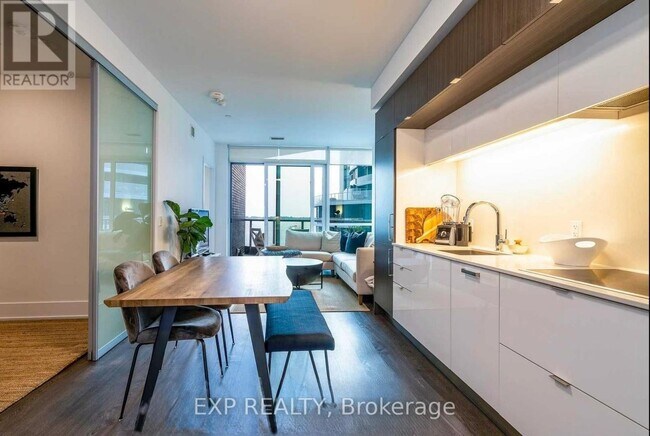 Photo - 1 Edgewater Dr Unit 613