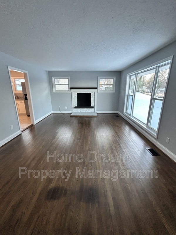 Photo - 354 Berry St