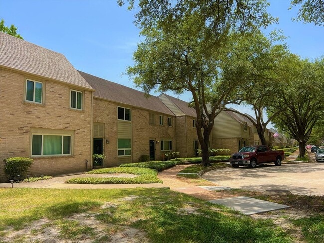 Building Photo - 2130 Greenbriar Colony Dr Unit 2130