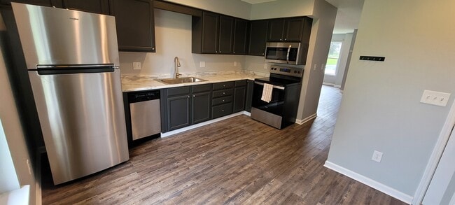 Photo - 850 Maple St