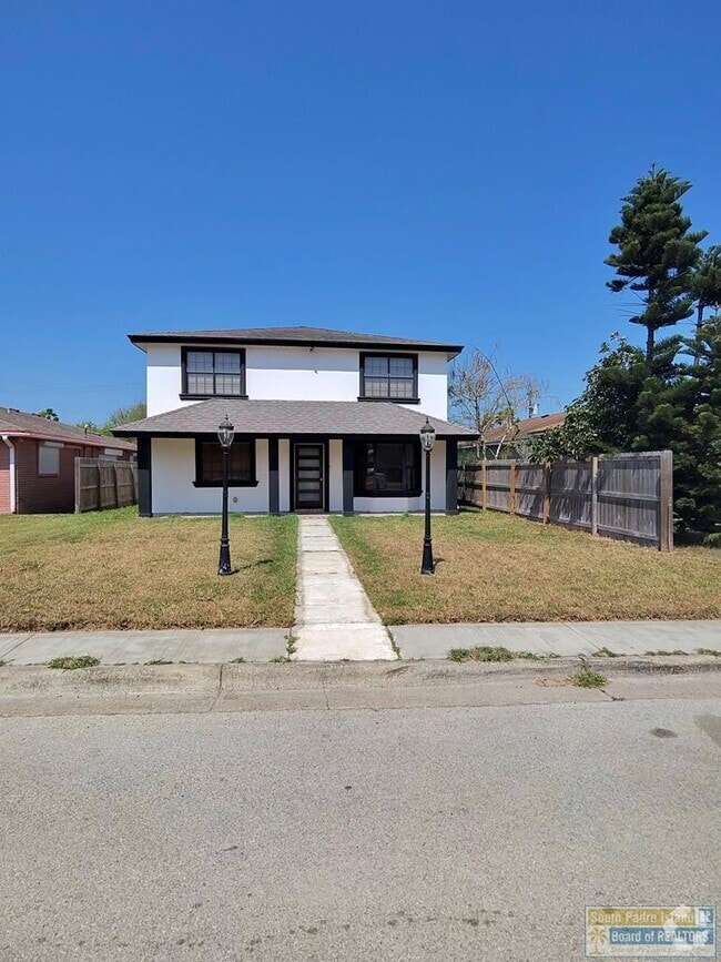 Building Photo - 1754 Illinois St Rental
