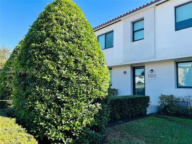 Photo - 4203 SW 15th St Unit 2