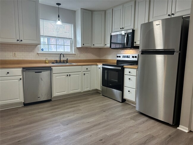 Photo - 420 Chapel Ridge Dr