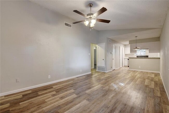 Photo - 2311 Teri Rd