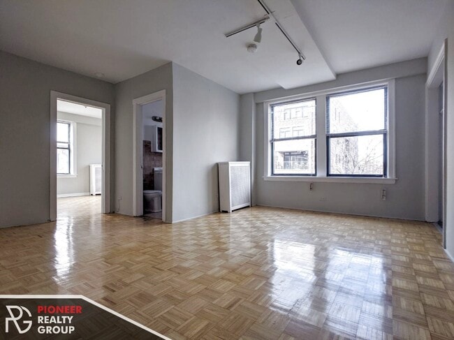 Photo - 717 W Belmont Ave Unit 739-202