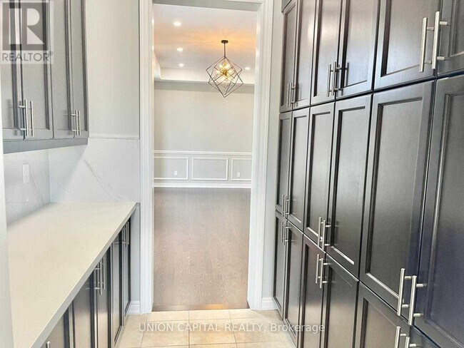 Photo - 707 Clifford Perry Pl