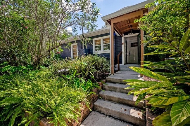 Building Photo - 236 W North St Unit B