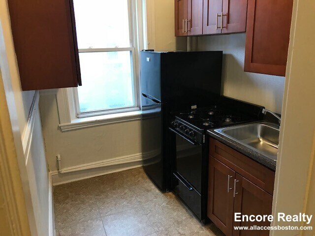 Building Photo - 9 Egremont Rd Unit 16