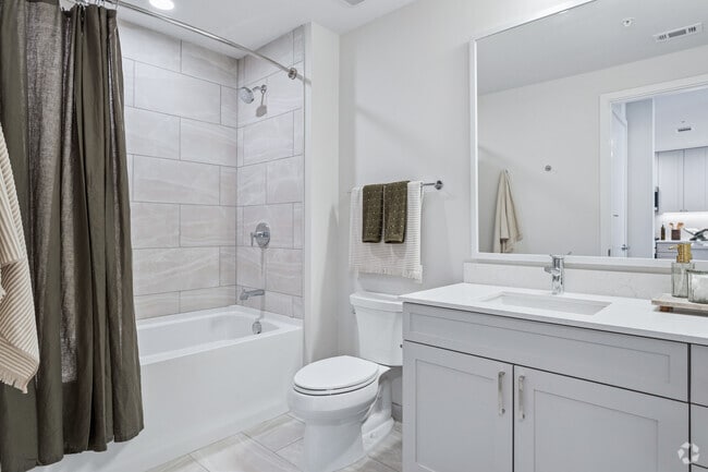 B2 2BR, 2BA - 1,021SF - Second Bathroom