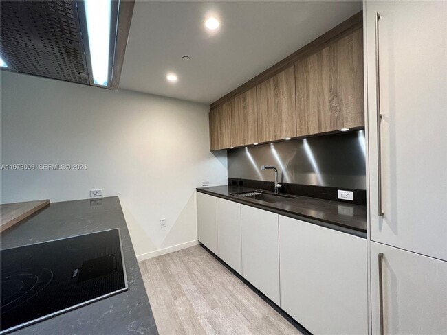 Photo - 1000 Brickell Plz Unit 1903