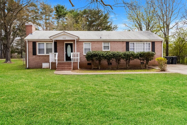 Building Photo - 608 S Fairfield Rd