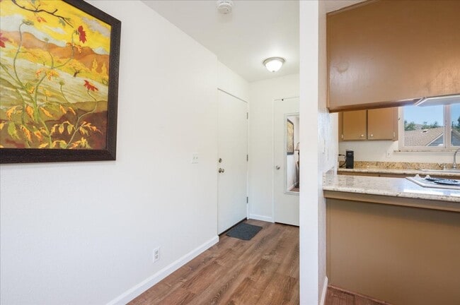 Photo - Charming Furnished Studio