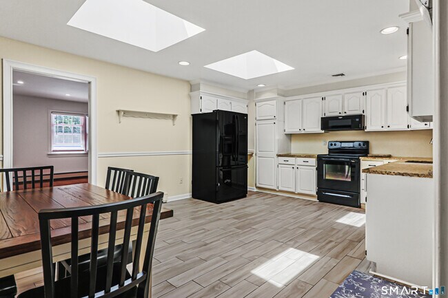 Photo - 8 Woodchuck Ct