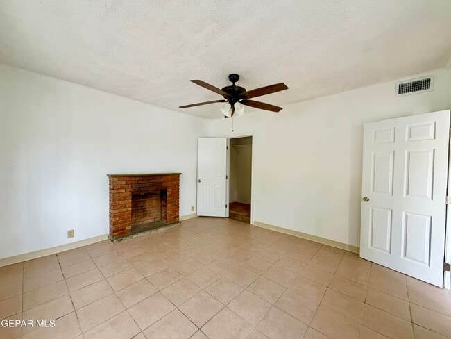 Photo - 418 S Estrella St
