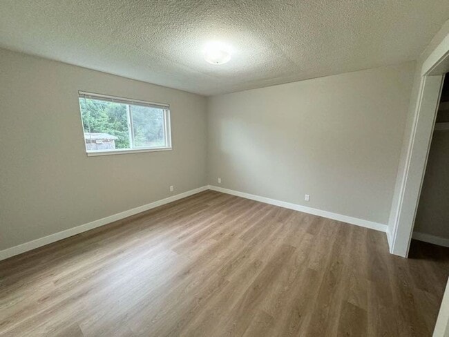 Photo - Completely Renovated 2 Bed, 1 Bath Oversized Apartment