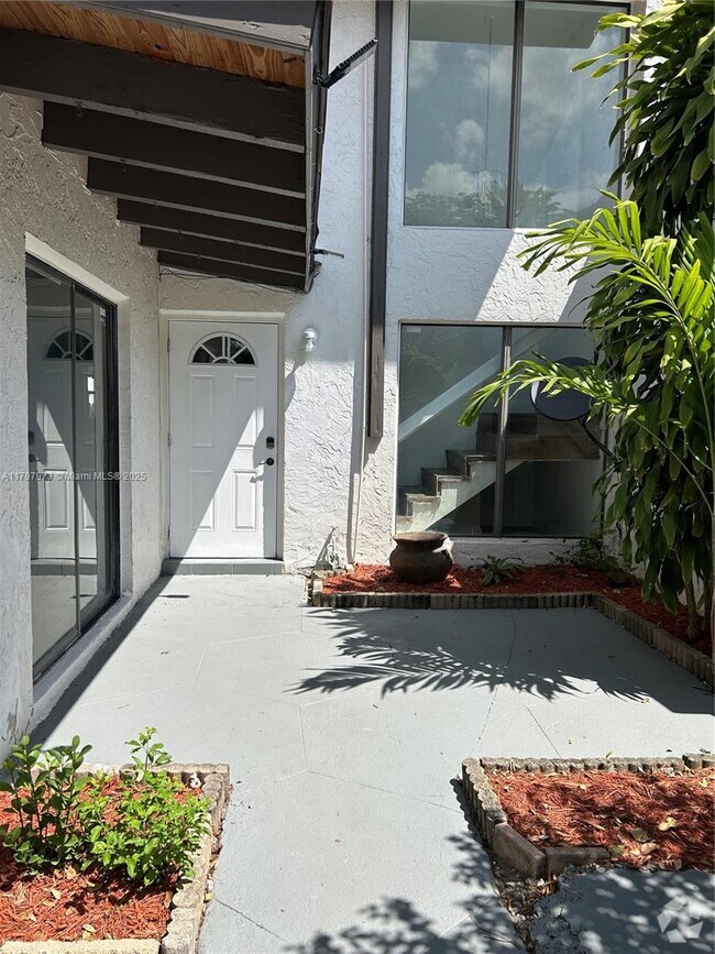 Building Photo - 11005 SW 70th Terrace Rental