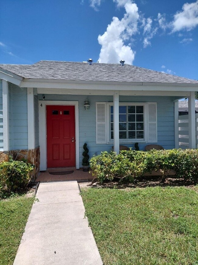 Building Photo - 13776 SW 149th Cir Ln Unit 4-79