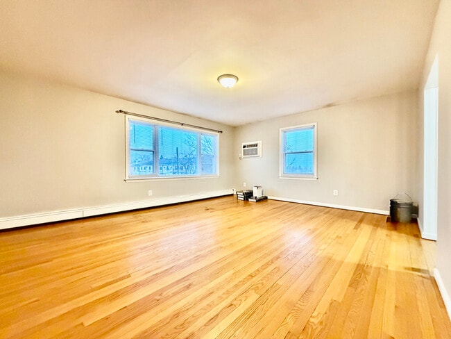 Photo - 55 Gunther Ave