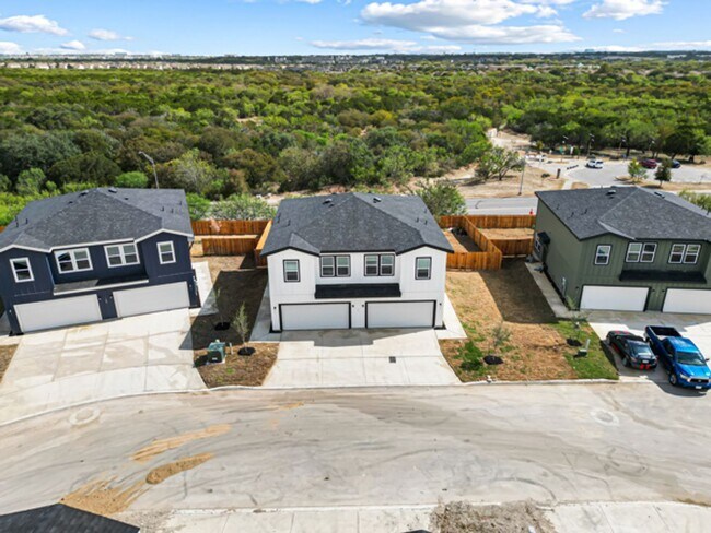 Building Photo - 127 Sai Mnr